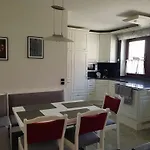 Schoene 120-qm-ferienwohnung - Sonnenterrasse - Stadtgrenze Luebeck *