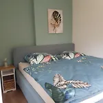 Schoene 120-qm-ferienwohnung - Sonnenterrasse - Stadtgrenze Luebeck 아파트 슈토켈스도르프