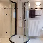 아파트 Schoene 120-qm-ferienwohnung - Sonnenterrasse - Stadtgrenze Luebeck 슈토켈스도르프