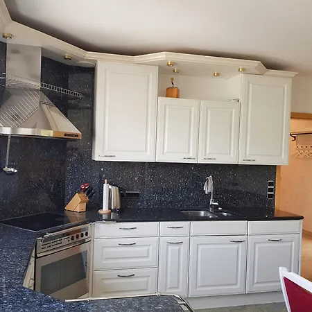Schoene 120-qm-ferienwohnung - Sonnenterrasse - Stadtgrenze Luebeck 아파트 *
