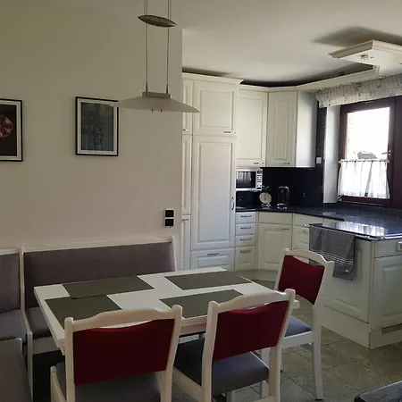 Schoene 120-qm-ferienwohnung - Sonnenterrasse - Stadtgrenze Luebeck *